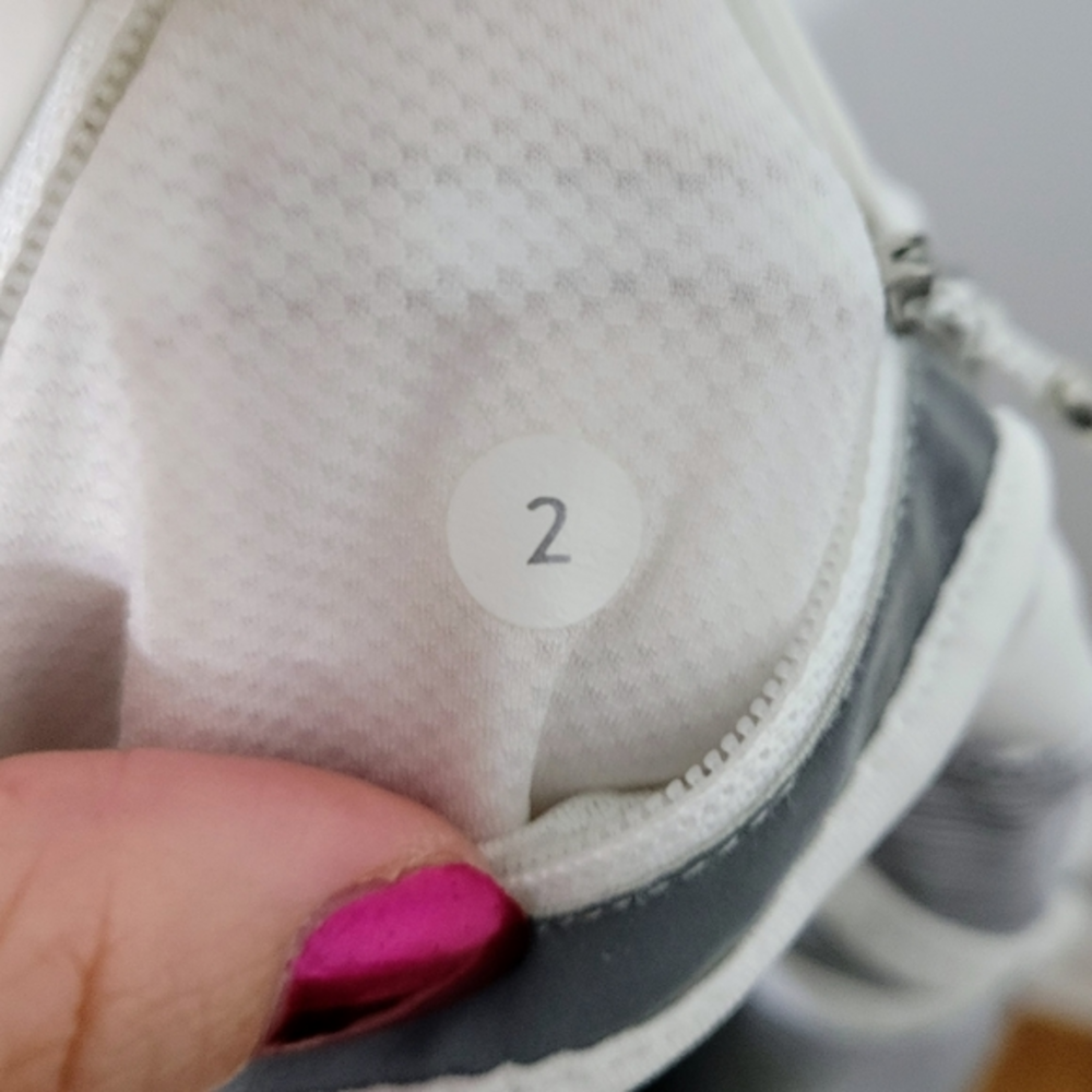 Lululemon Run: Pace‎ Crop Athletic Legging "Wee Are From Space" White Combo Sz 2 - Picture 12 of 14